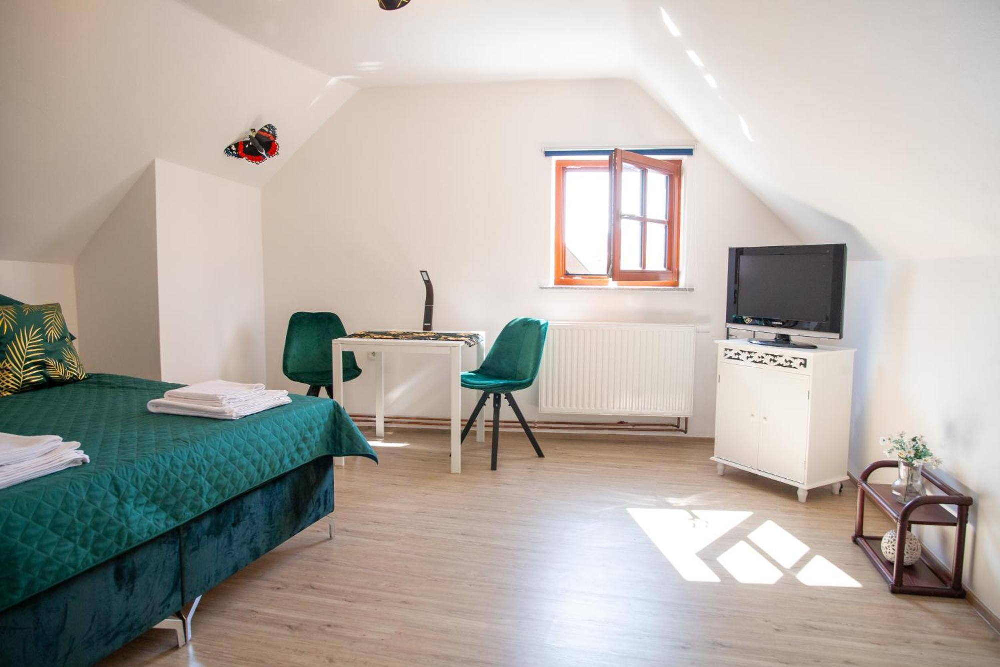 Rezidence Plesivec - Rodinny Apartman S 3 Loznicemi Cesky Krumlov Exterior photo
