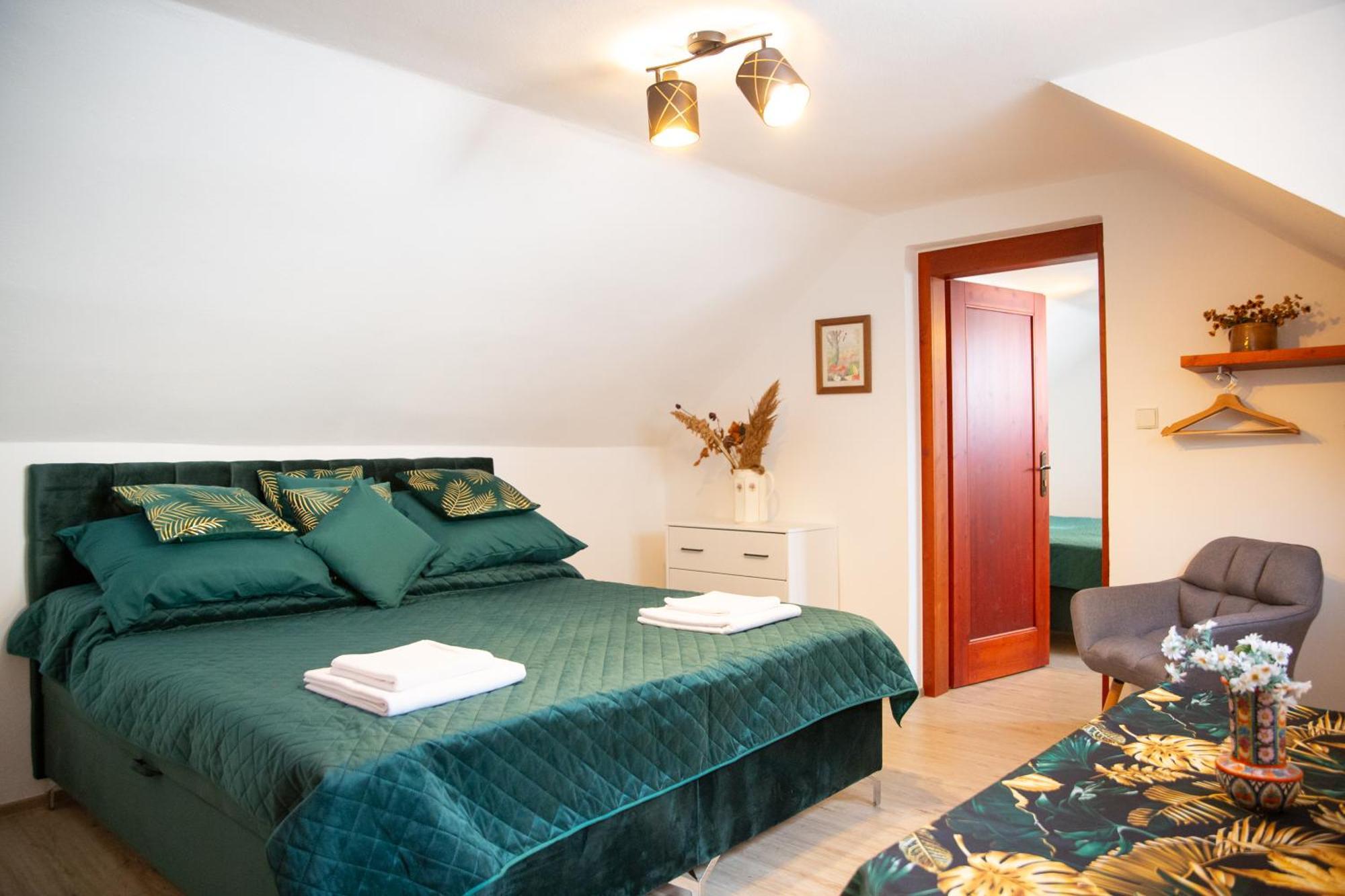 Rezidence Plesivec - Rodinny Apartman S 3 Loznicemi Cesky Krumlov Exterior photo