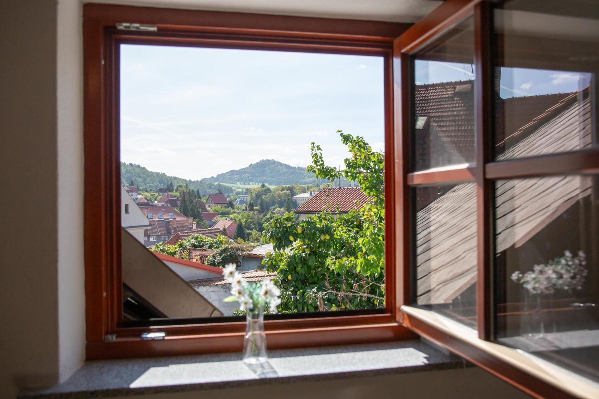 Rezidence Plesivec - Rodinny Apartman S 3 Loznicemi Cesky Krumlov Exterior photo